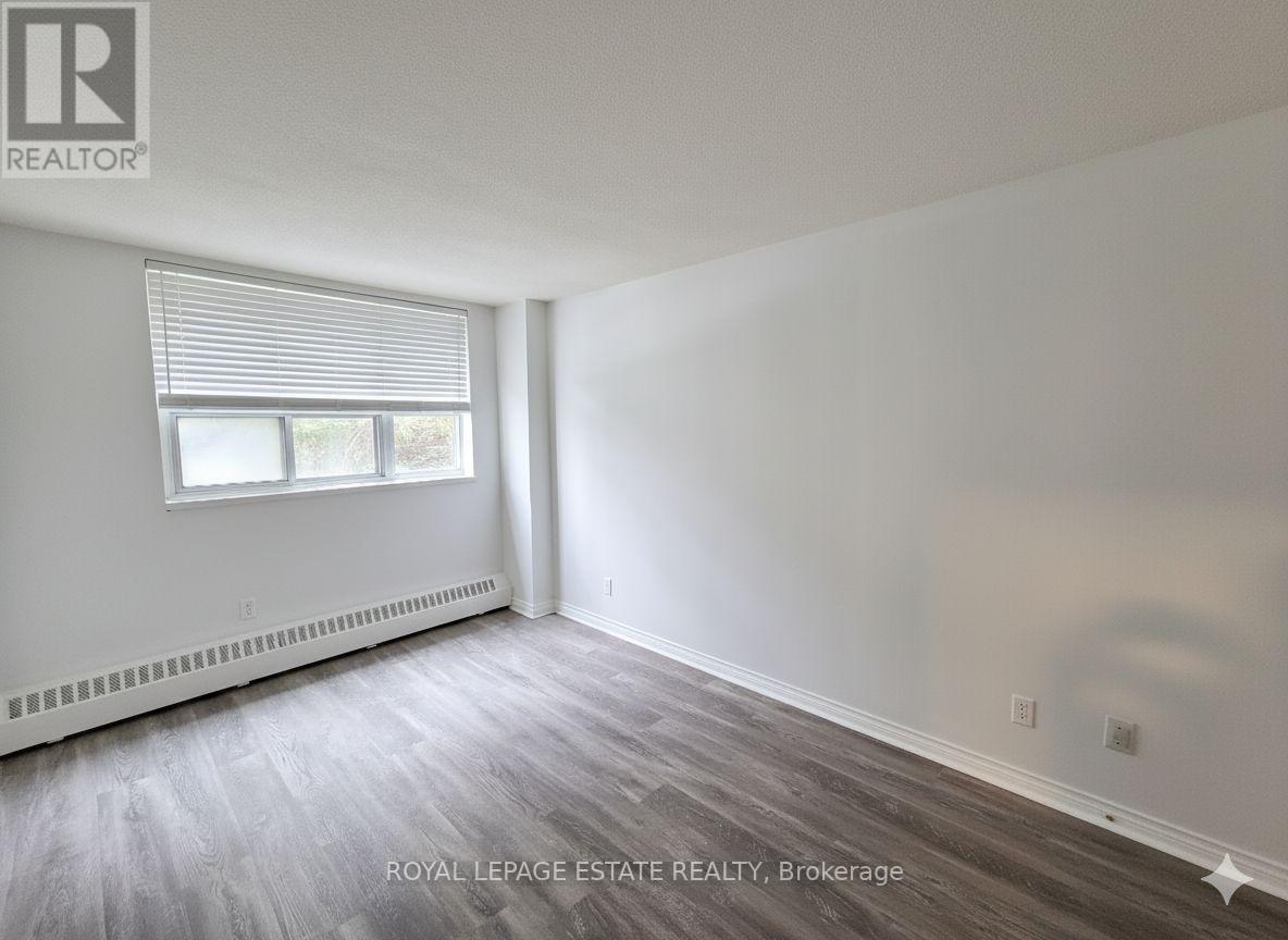 314 - 30 Sunrise Avenue, Toronto, ON - Indoor Photo Showing Other Room