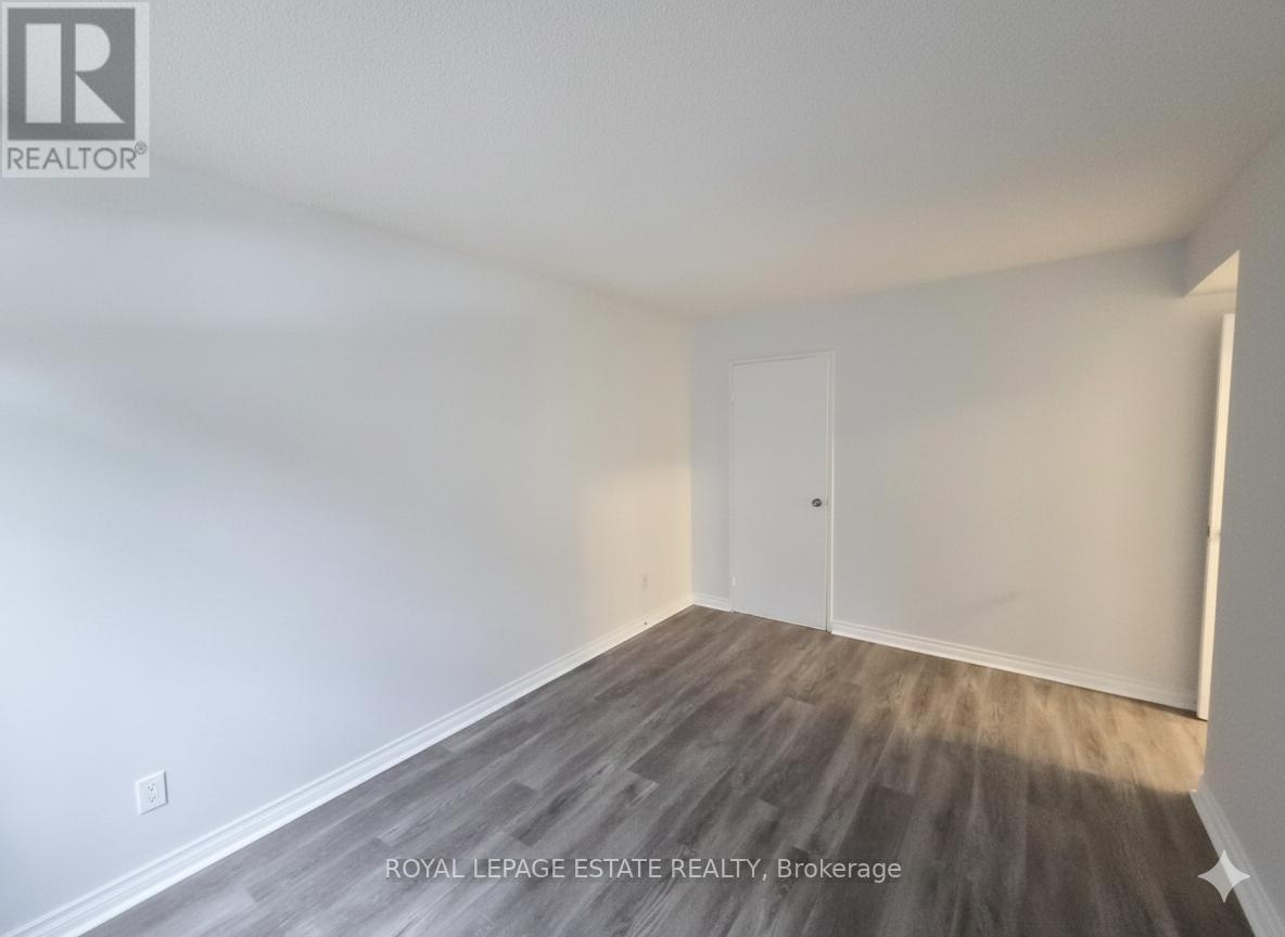 314 - 30 Sunrise Avenue, Toronto, ON - Indoor Photo Showing Other Room