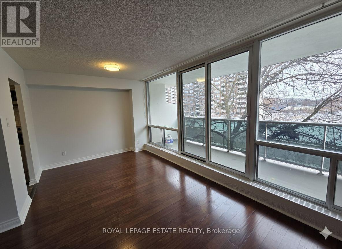 314 - 30 Sunrise Avenue, Toronto, ON - Indoor Photo Showing Other Room