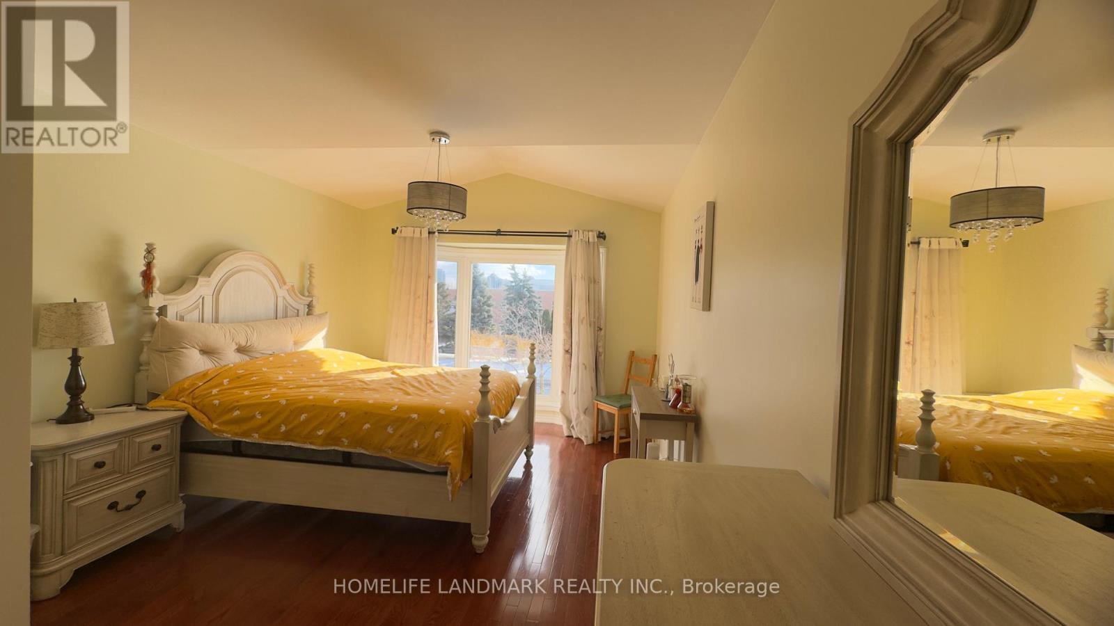 136 Worth Boulevard, Vaughan, ON - Indoor Photo Showing Bedroom
