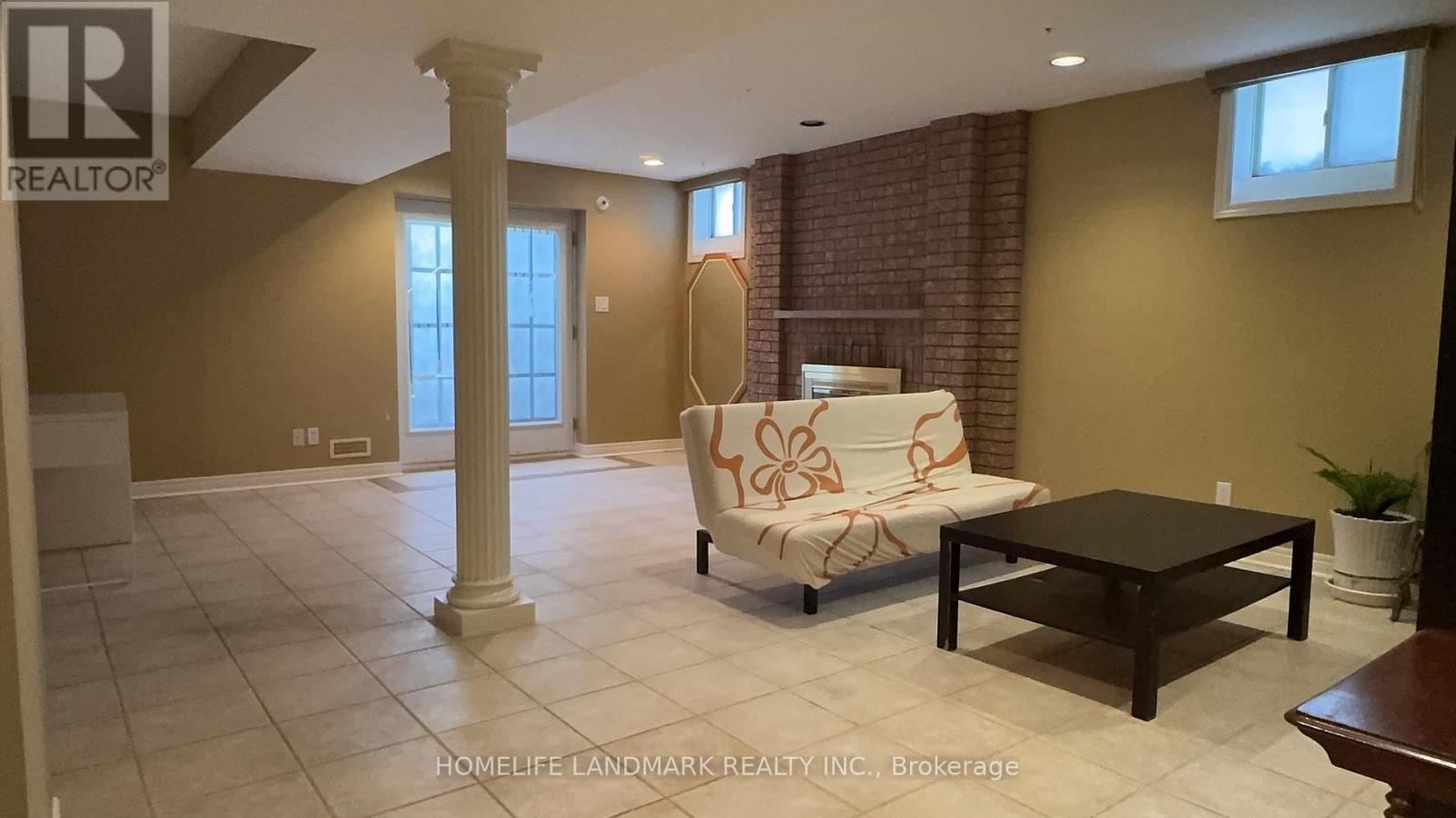 136 Worth Boulevard, Vaughan, ON - Indoor Photo Showing Other Room