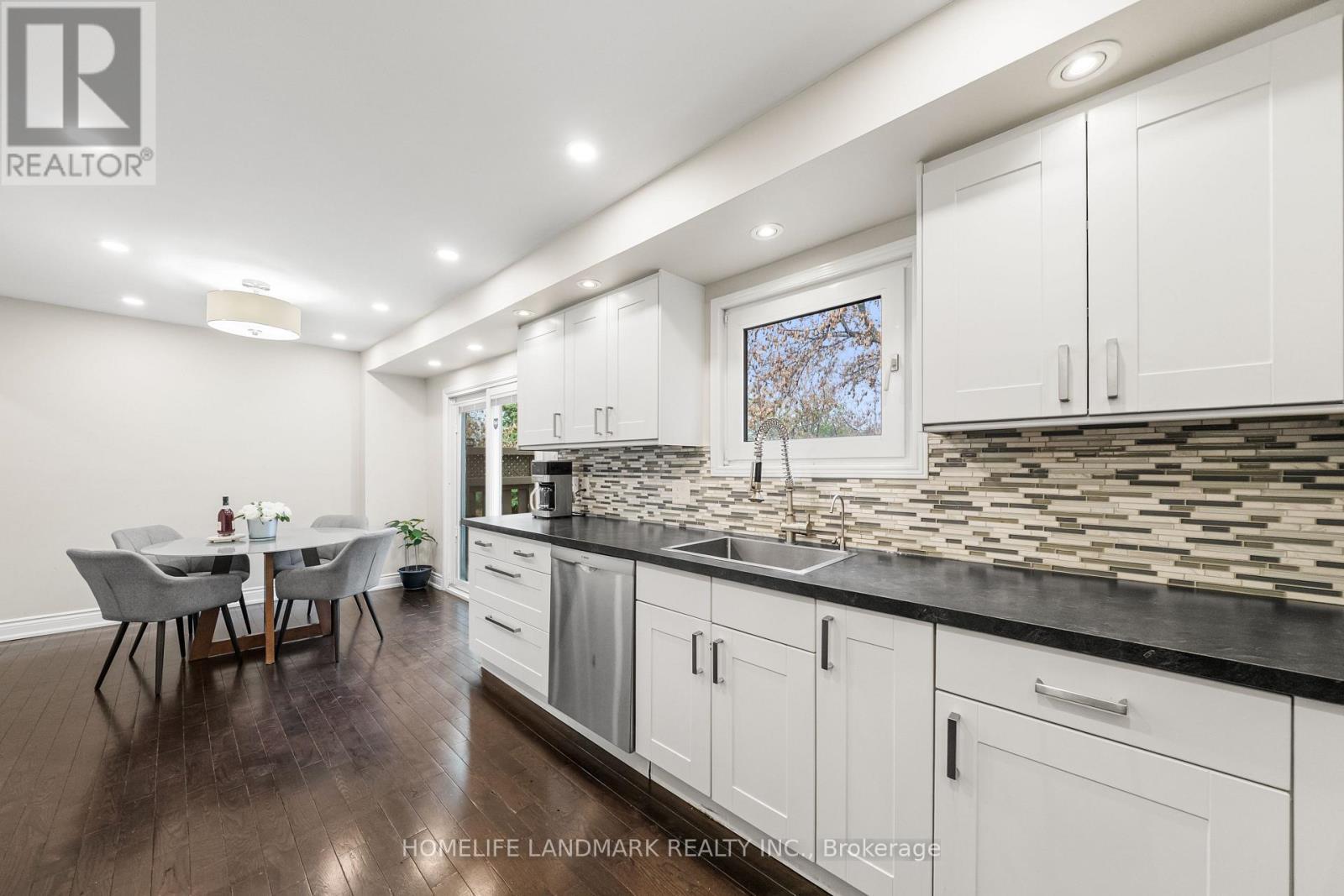 333 Rannie Road, Newmarket, ON - Indoor