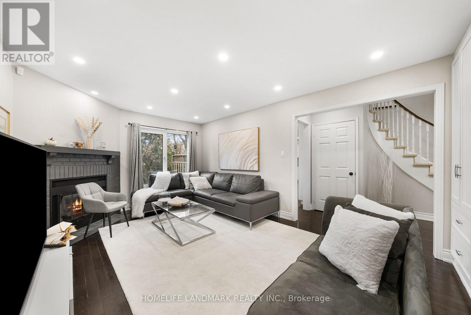 333 Rannie Road, Newmarket, ON - Indoor Photo Showing Other Room With Fireplace