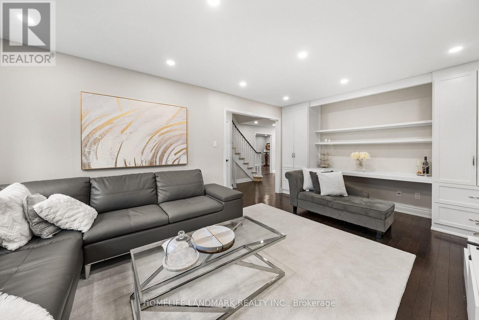 333 Rannie Road, Newmarket, ON - Indoor Photo Showing Living Room