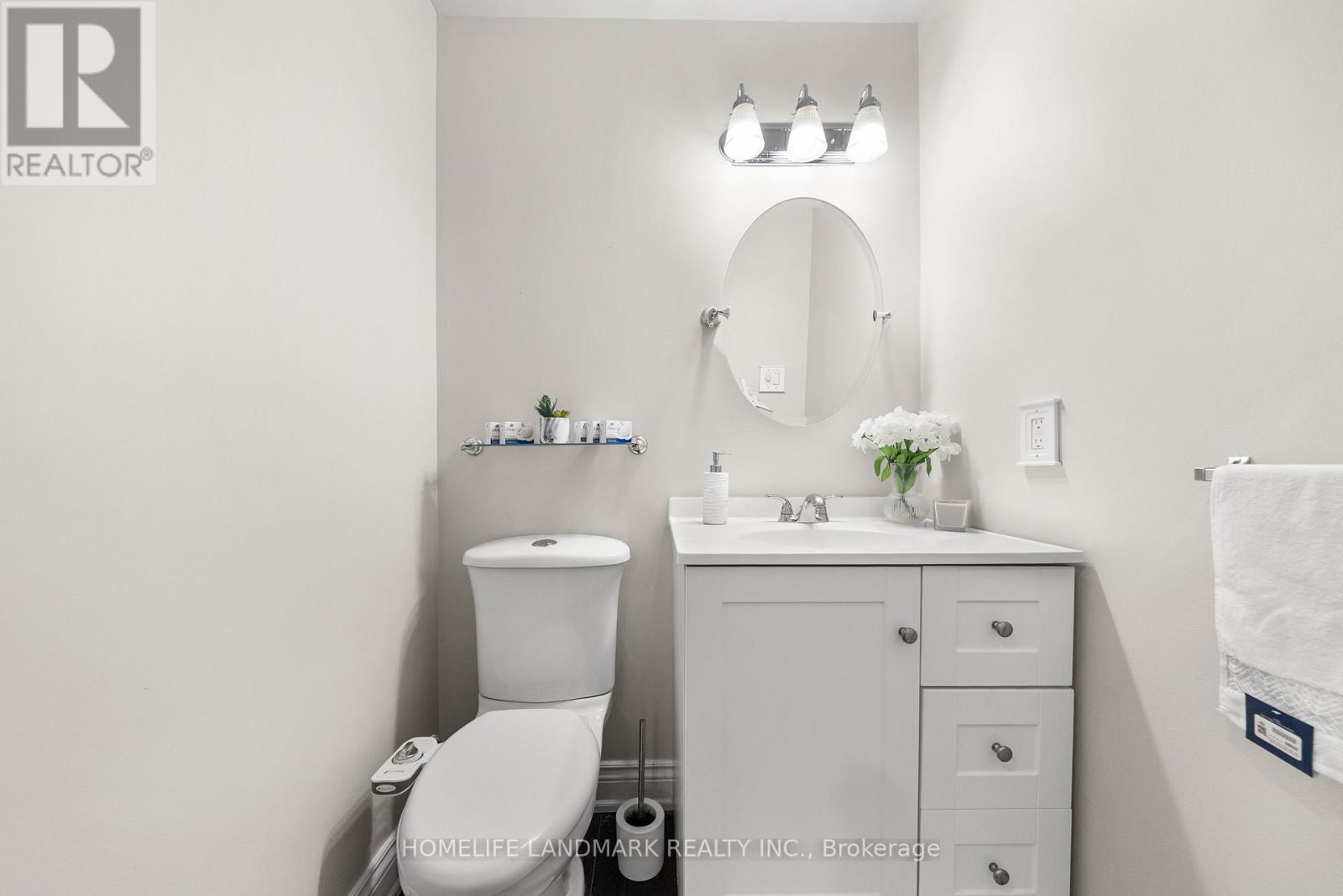 333 Rannie Road, Newmarket, ON - Indoor Photo Showing Bathroom