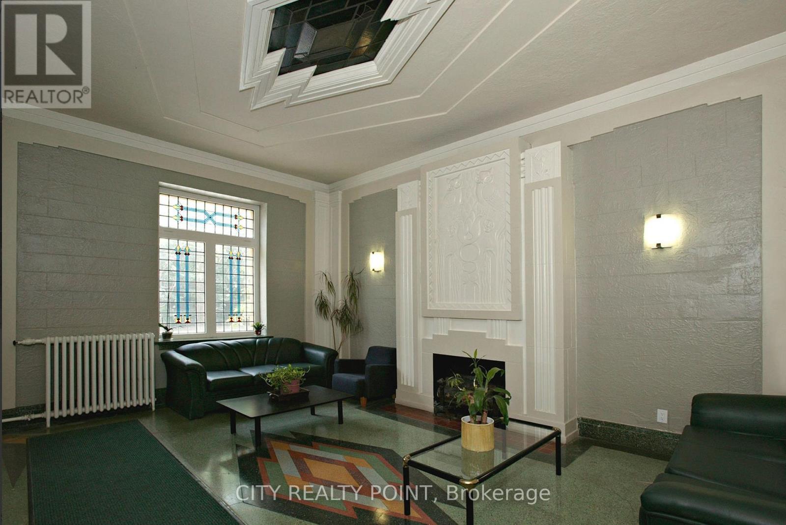 520 - 396 Avenue Road, Toronto, ON - Indoor With Fireplace