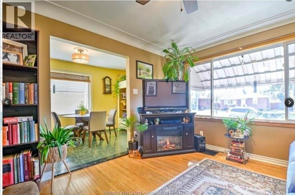 1164 Harrison, Windsor, ON - Indoor With Fireplace