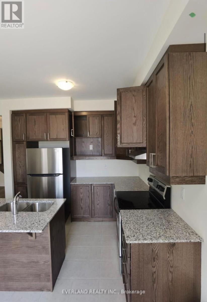 3305 Thunderbird Promenade, Pickering, ON - Indoor Photo Showing Kitchen With Double Sink