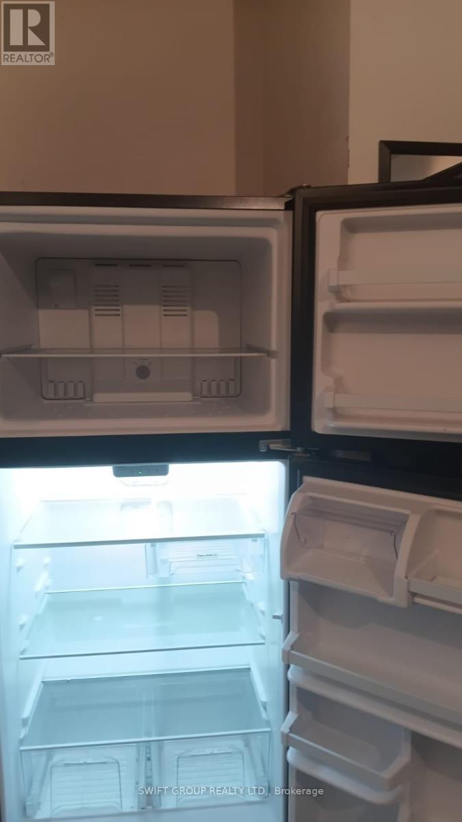 Upper - 8 Heatherglen Road, Toronto, ON - Indoor Photo Showing Other Room