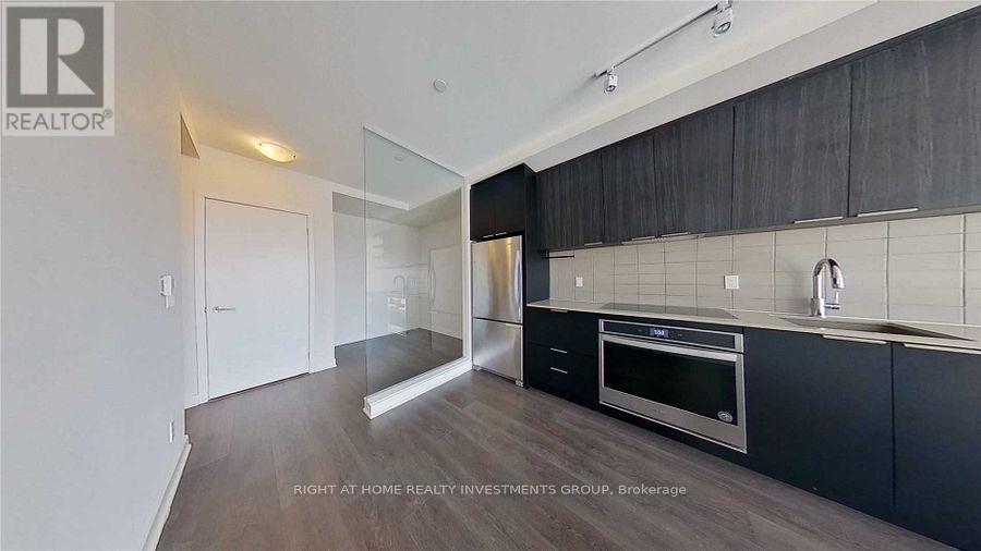 2201 - 6 Sonic Way, Toronto, ON - Indoor Photo Showing Kitchen