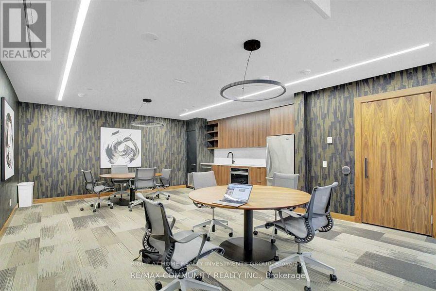 2201 - 6 Sonic Way, Toronto, ON - Indoor Photo Showing Office