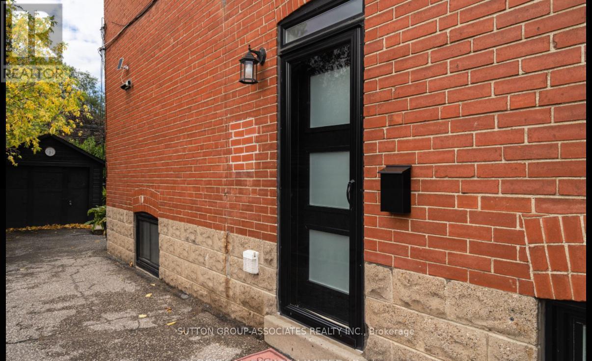 Private side entrance - Basement - 276 Oakwood Avenue, Toronto, ON - Outdoor With Exterior