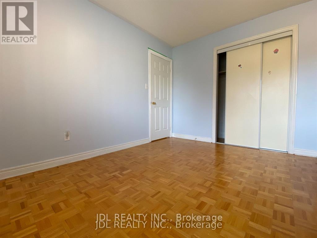 618 Leatherleaf Drive, Mississauga, ON - Indoor Photo Showing Other Room