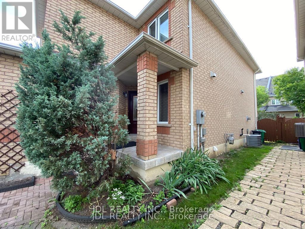 618 Leatherleaf Drive, Mississauga, ON - Outdoor With Deck Patio Veranda