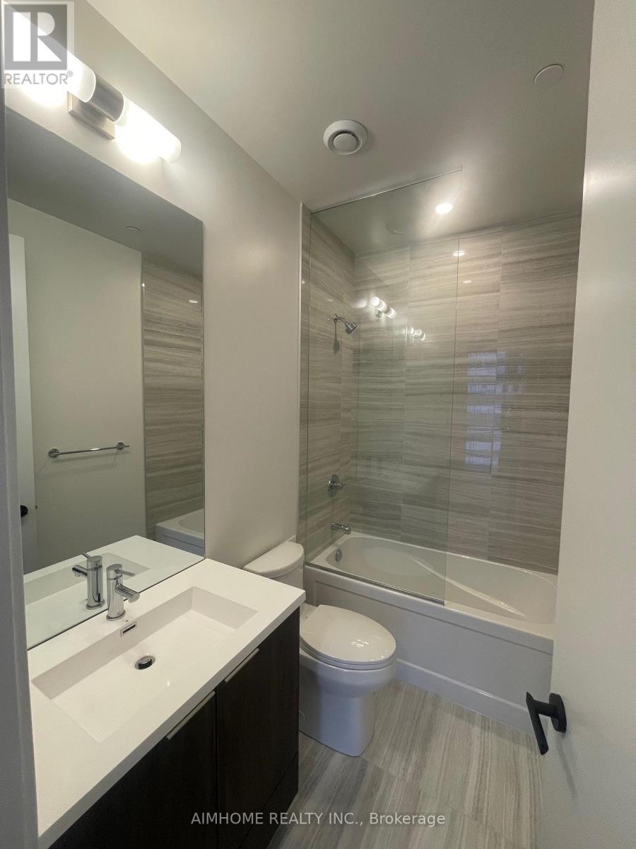 3710 - 8 Interchange Way, Vaughan, ON - Indoor Photo Showing Bathroom