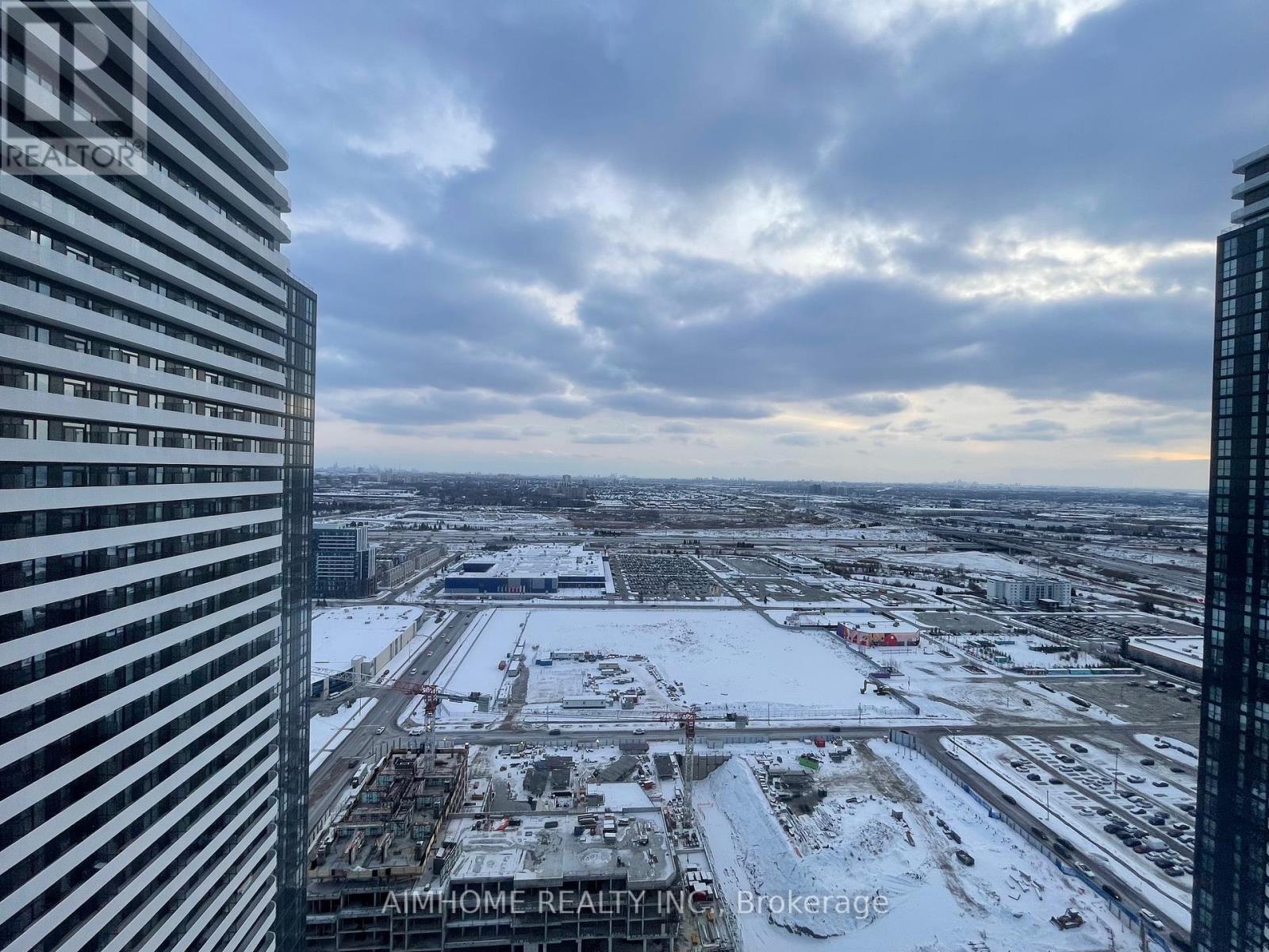 3710 - 8 Interchange Way, Vaughan, ON - Outdoor With View