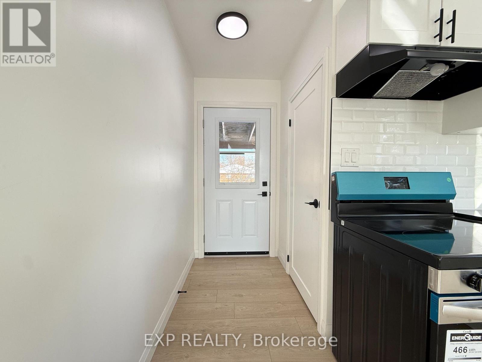 1000 Hamilton Road, London East (East O), ON - Indoor