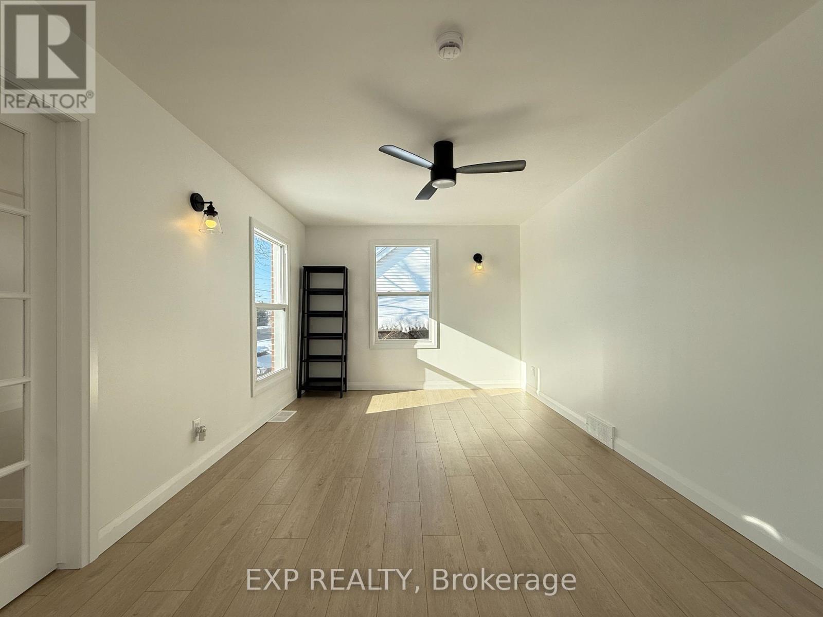 1000 Hamilton Road, London East (East O), ON - Indoor Photo Showing Other Room