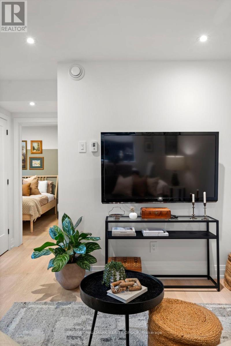 2B - 130 Glenora Street, Ottawa, ON