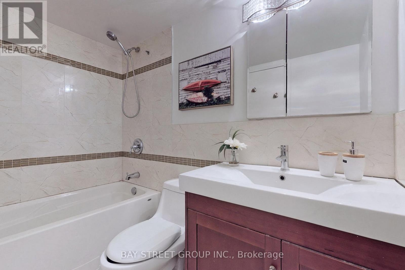 601 - 633 Bay Street, Toronto, ON - Indoor Photo Showing Bathroom