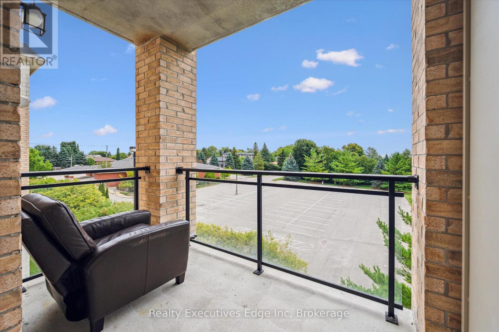 323 - 1077 Gordon Street, Guelph (Kortright West), ON - Outdoor With Balcony With Exterior