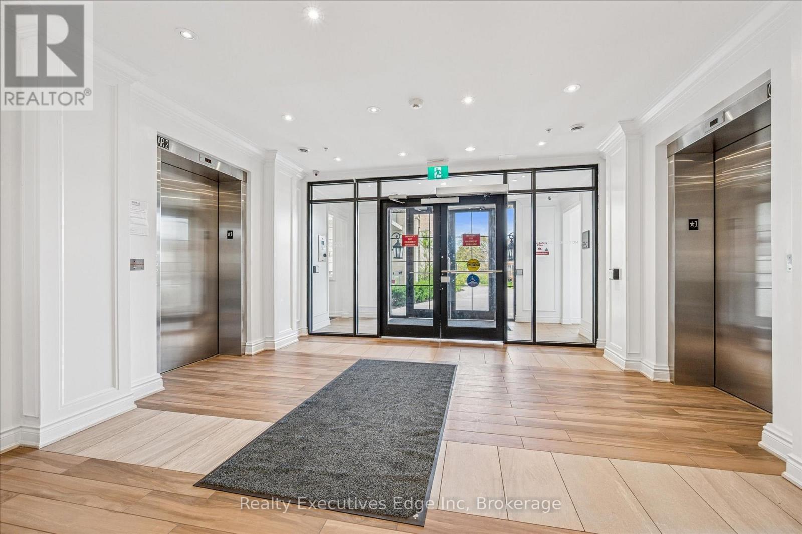 323 - 1077 Gordon Street, Guelph (Kortright West), ON - Indoor Photo Showing Other Room