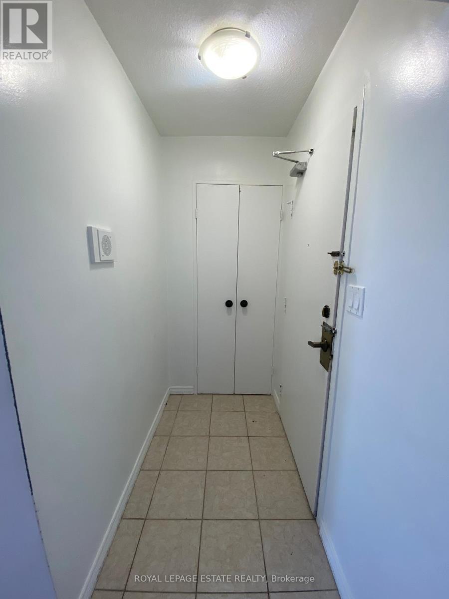 1503 - 20 Edgecliff Golfway, Toronto, ON - Indoor Photo Showing Other Room
