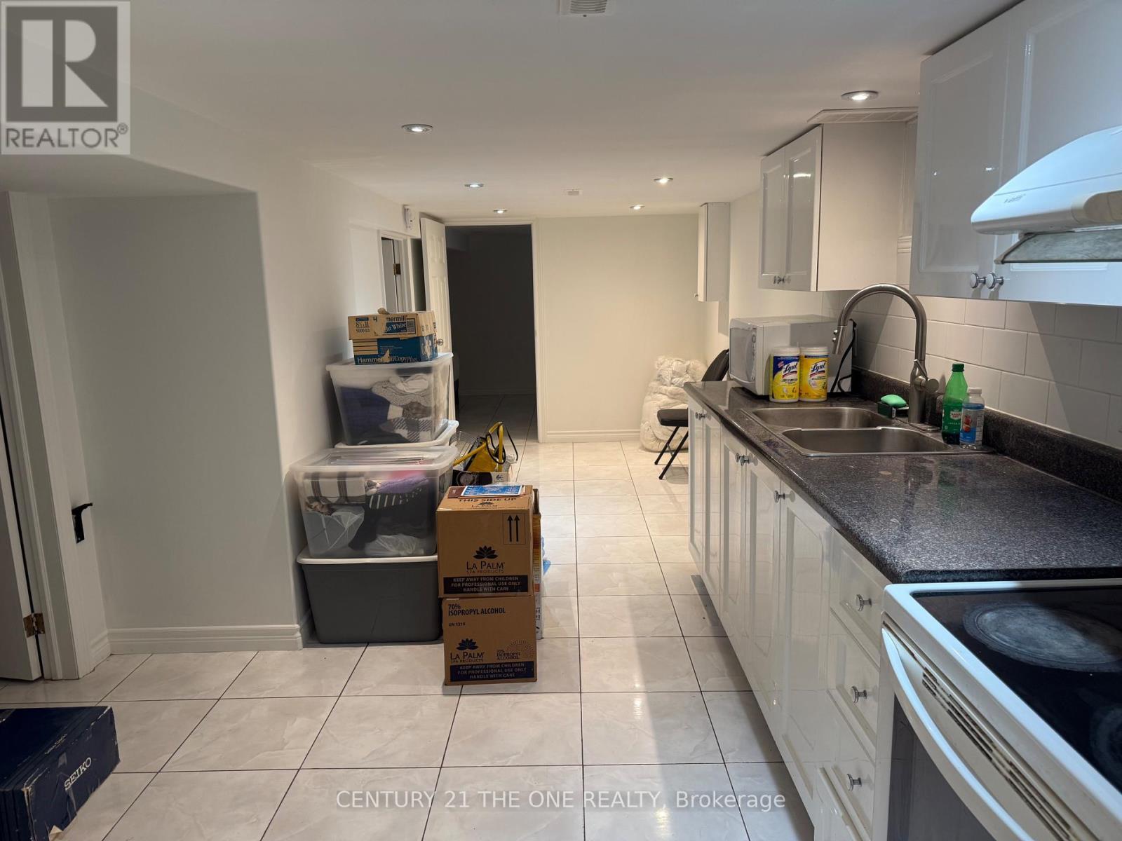 26 Avon Avenue, Toronto, ON - Indoor Photo Showing Kitchen With Double Sink