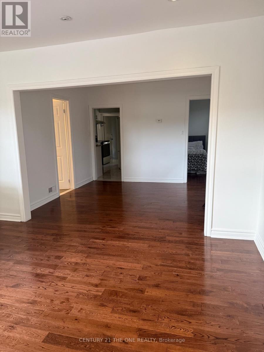 26 Avon Avenue, Toronto, ON - Indoor