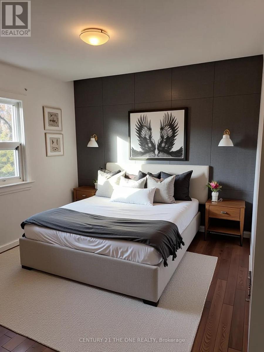 26 Avon Avenue, Toronto, ON - Indoor Photo Showing Bedroom