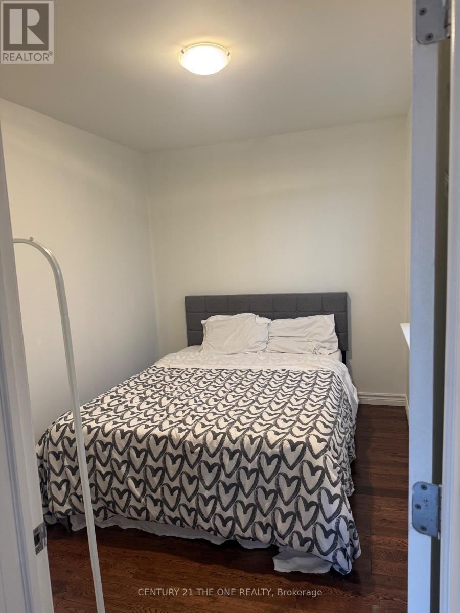 26 Avon Avenue, Toronto, ON - Indoor Photo Showing Bedroom
