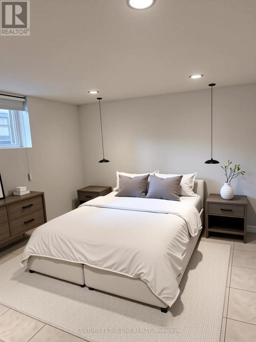 26 Avon Avenue, Toronto, ON - Indoor Photo Showing Bedroom