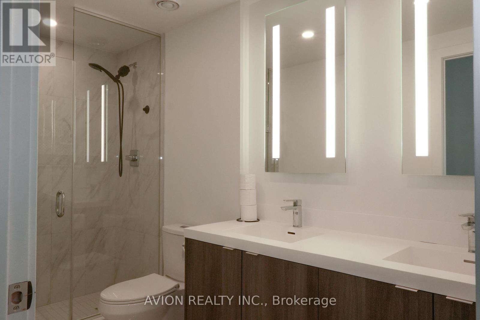 438 - 20 Inn On The Park Drive, Toronto, ON - Indoor Photo Showing Bathroom