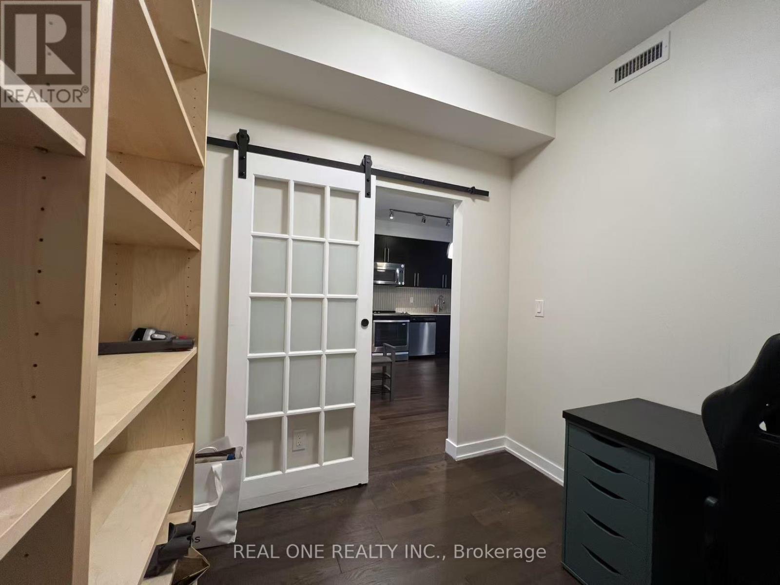 1410 - 510 Curran Place, Mississauga, ON - Indoor