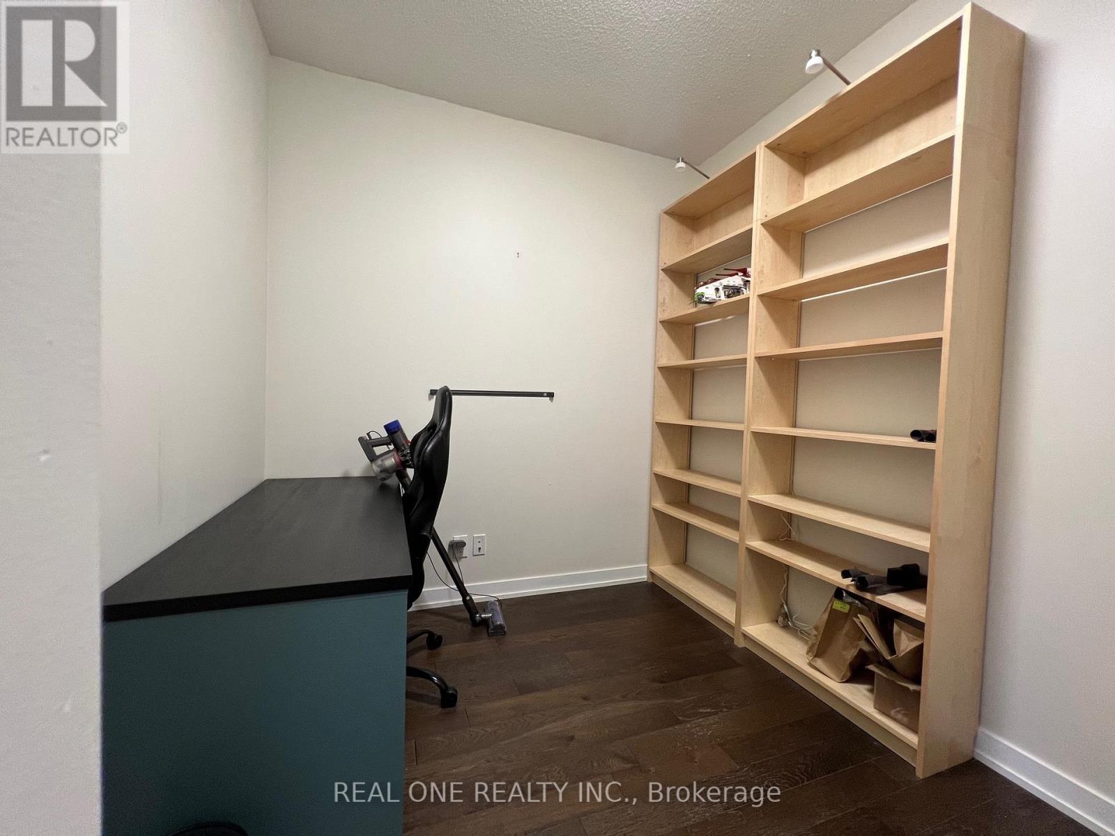 1410 - 510 Curran Place, Mississauga, ON - Indoor Photo Showing Other Room