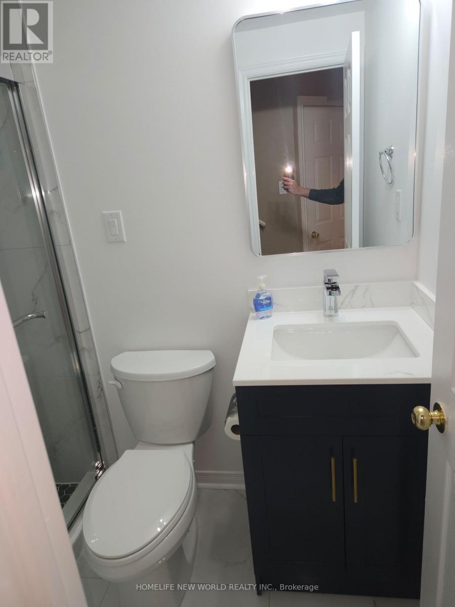 2134 Erin Gate Boulevard, Pickering, ON - Indoor Photo Showing Bathroom