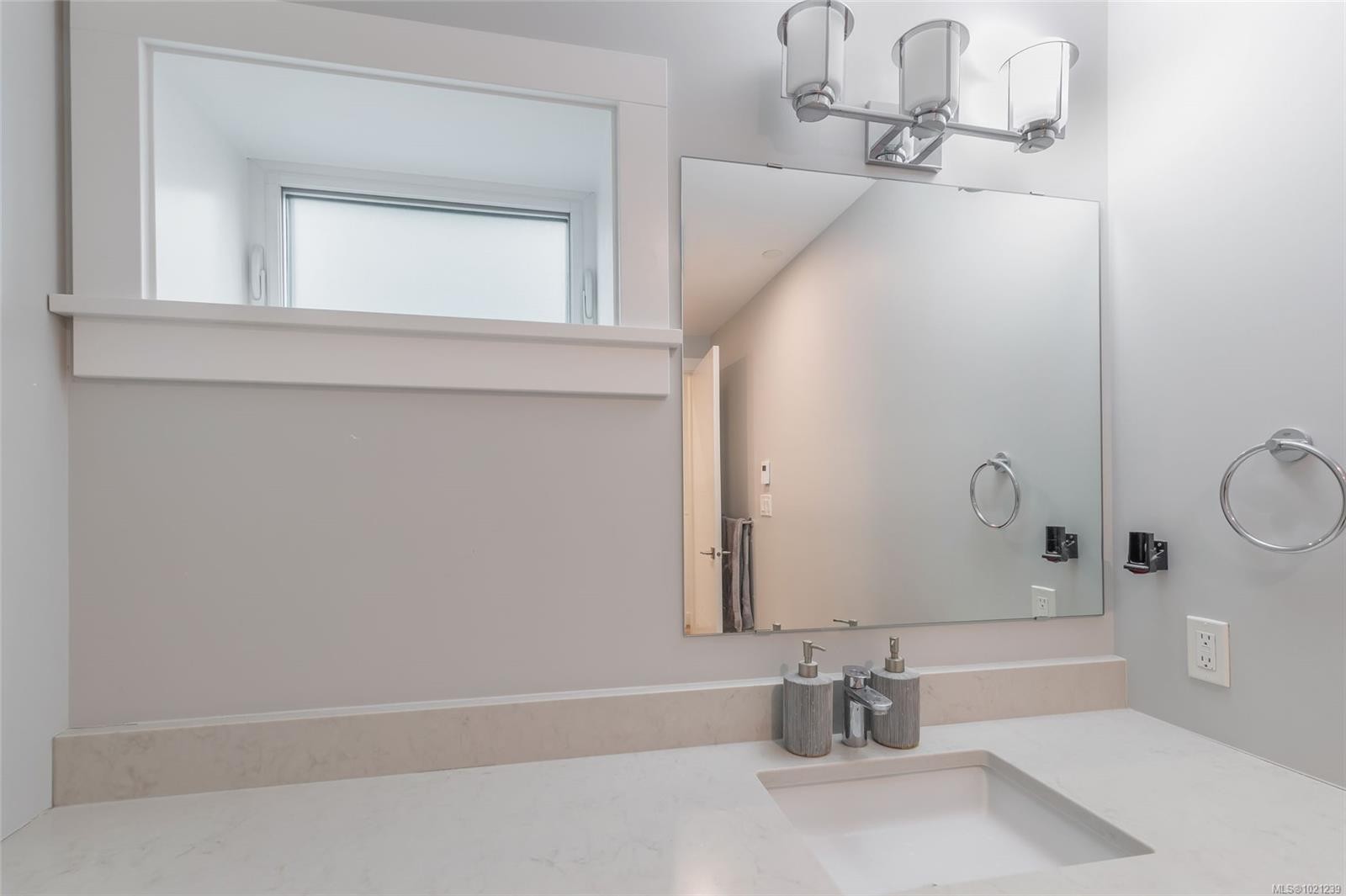 8-180 First Ave West, Qualicum Beach, BC