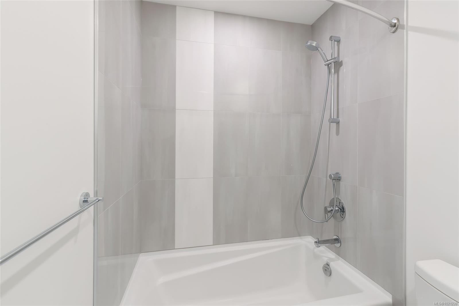 8-180 First Ave West, Qualicum Beach, BC