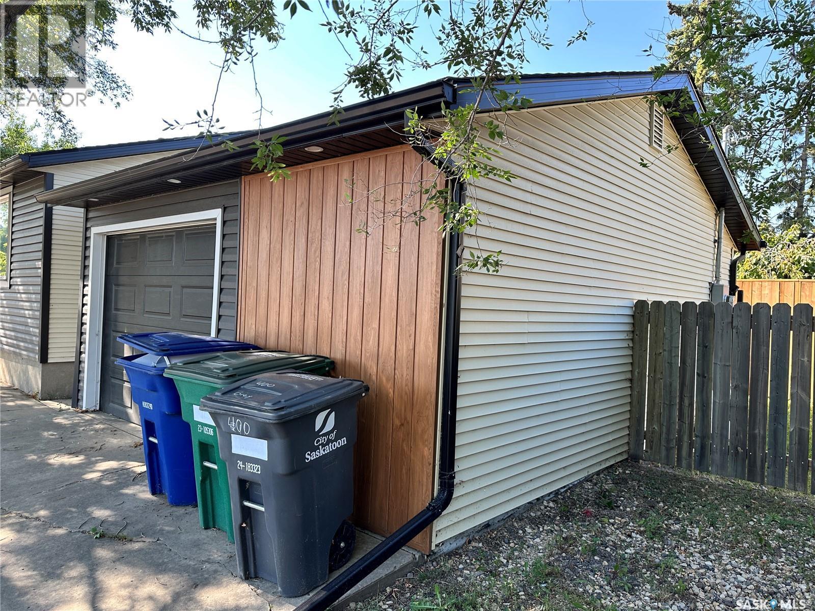 400 Gray Avenue, Saskatoon, SK - Outdoor With Exterior