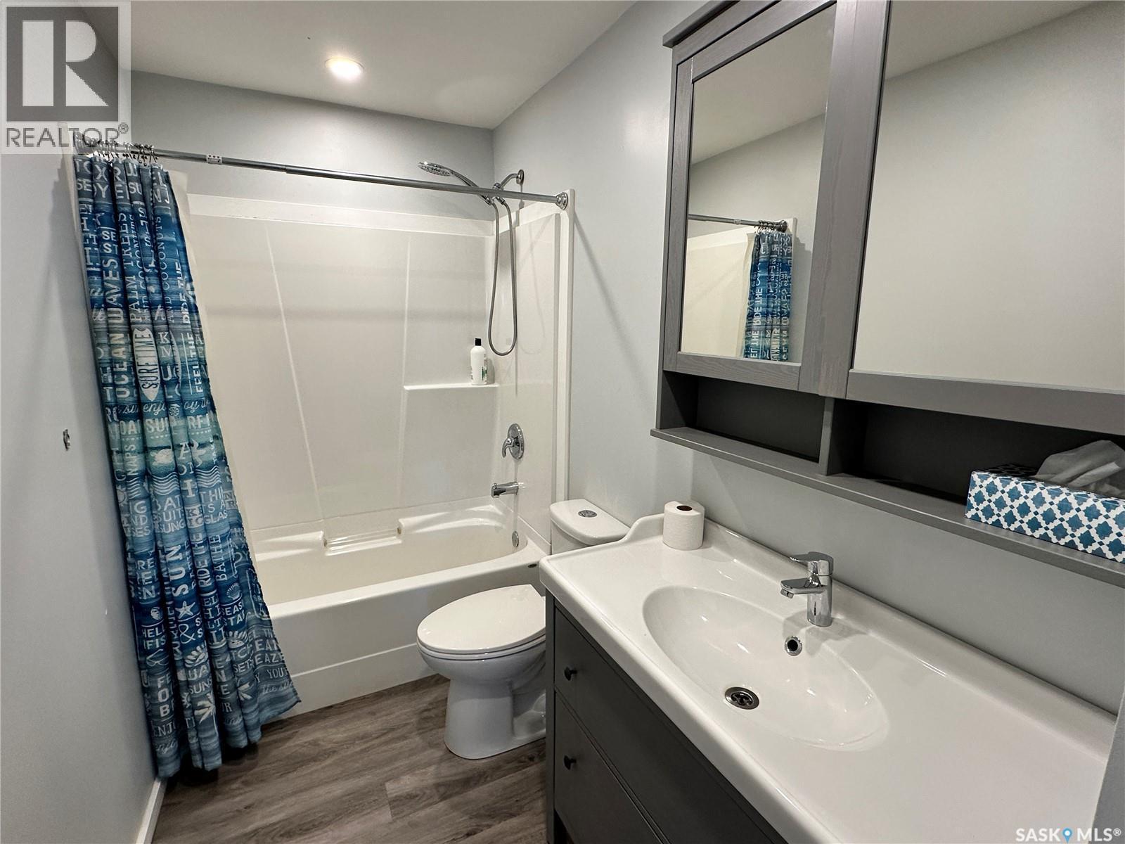 400 Gray Avenue, Saskatoon, SK - Indoor Photo Showing Bathroom