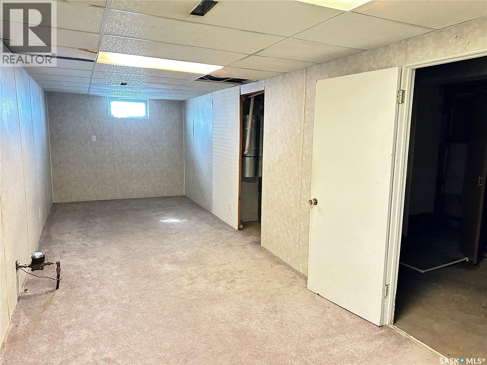 400 Gray Avenue, Saskatoon, SK - Indoor Photo Showing Other Room