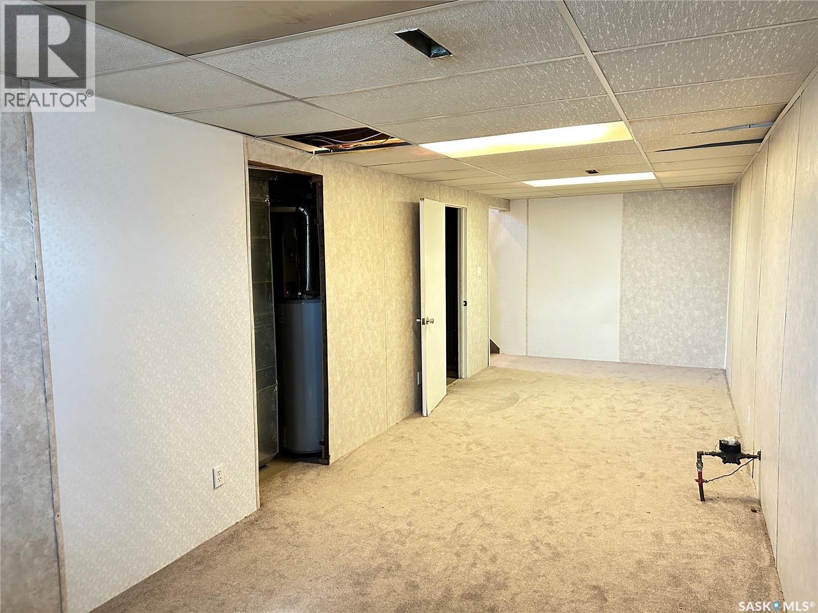 400 Gray Avenue, Saskatoon, SK - Indoor