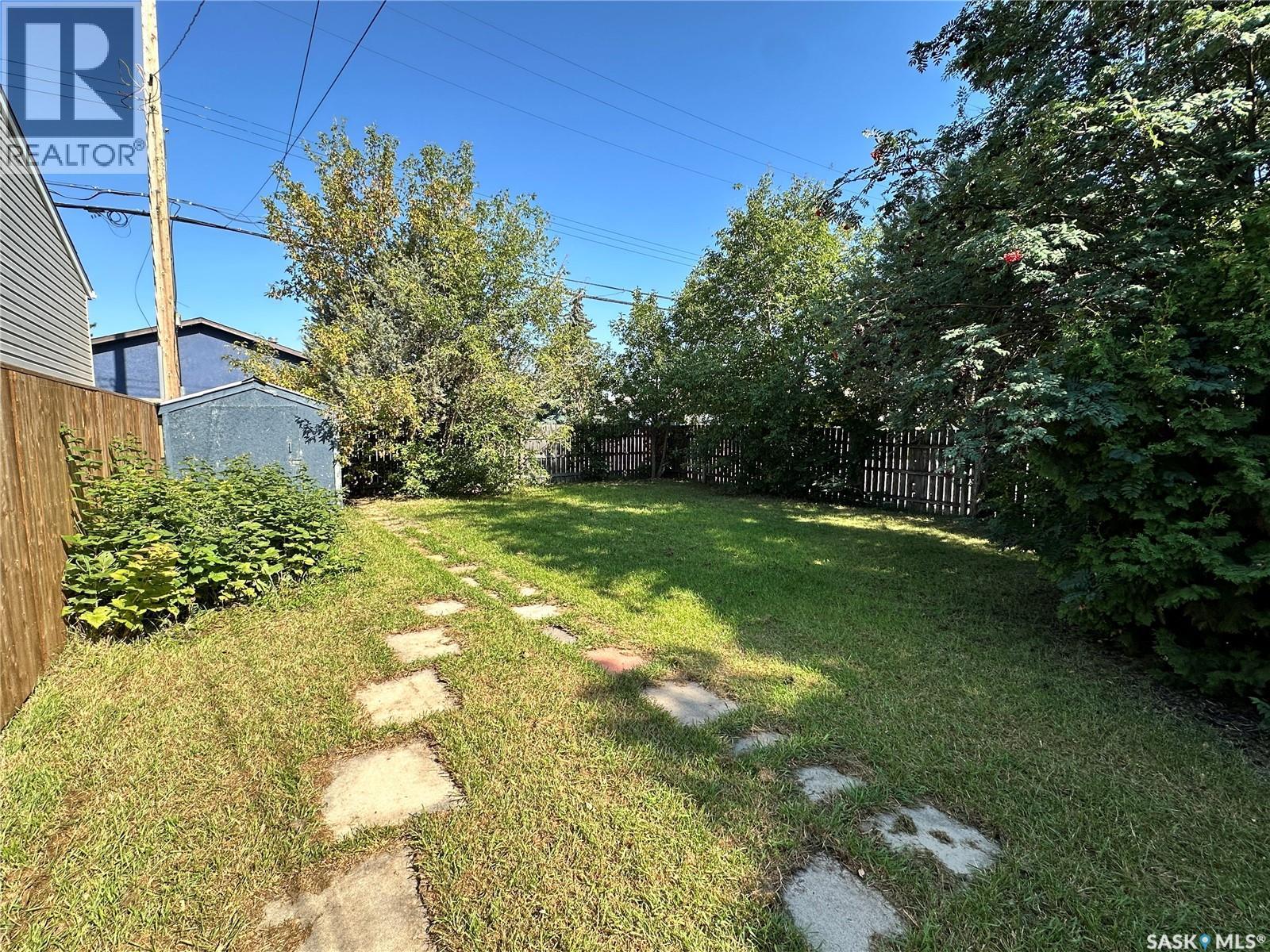 400 Gray Avenue, Saskatoon, SK - Outdoor