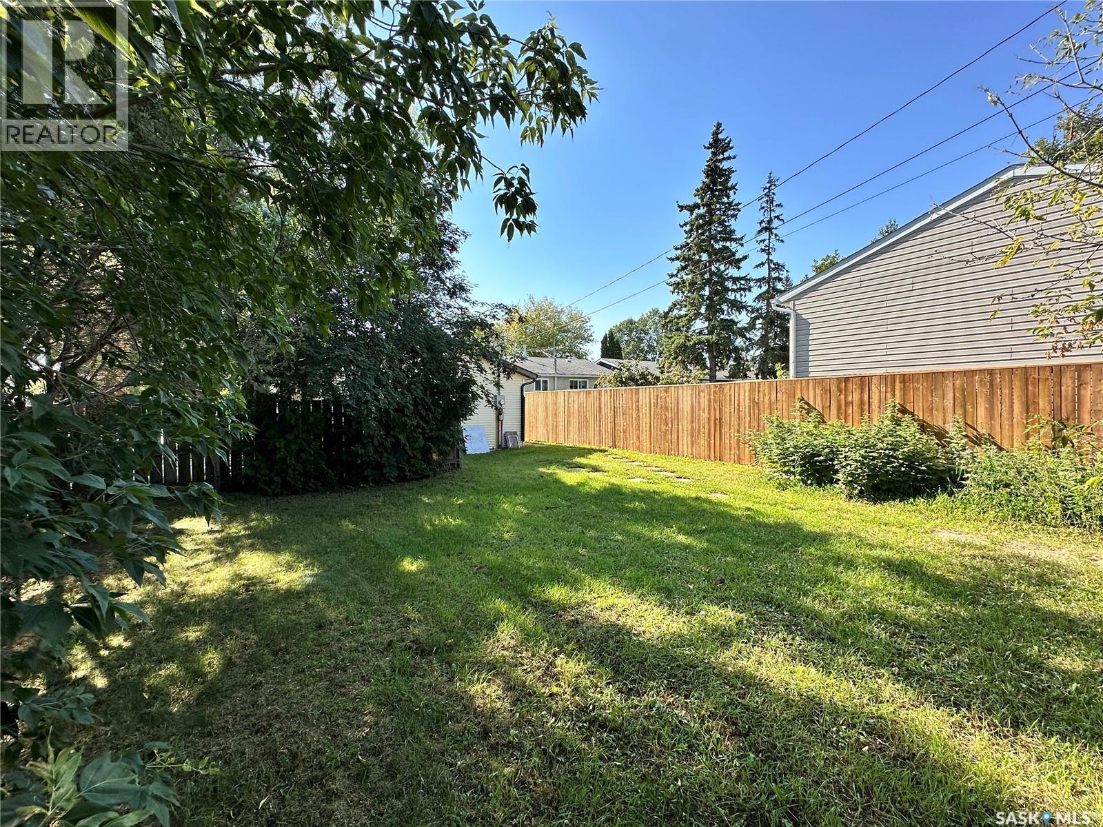 400 Gray Avenue, Saskatoon, SK - Outdoor