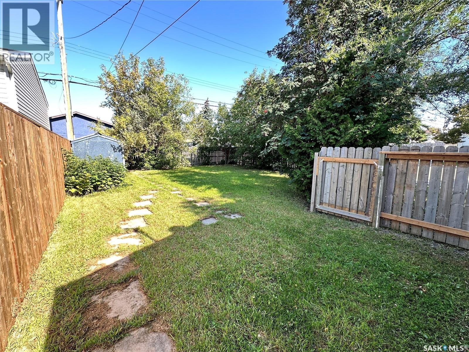 400 Gray Avenue, Saskatoon, SK - Outdoor
