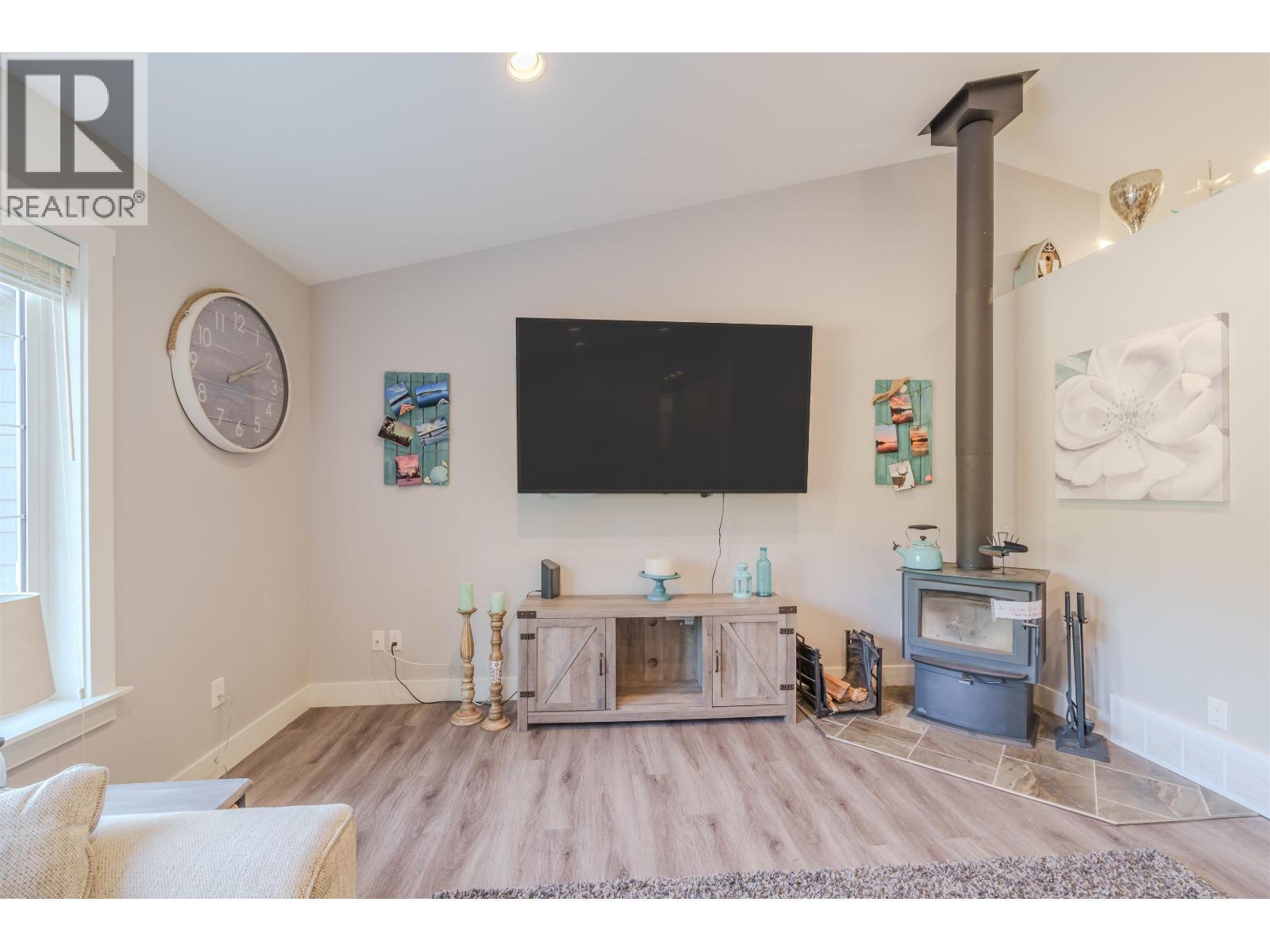 5310 Kallum Drive, 108 Mile Ranch, BC - Indoor