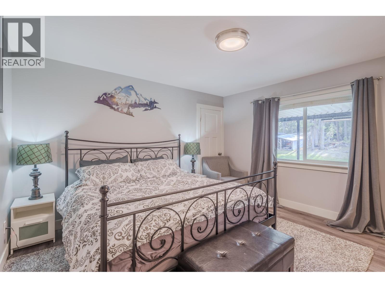 5310 Kallum Drive, 108 Mile Ranch, BC - Indoor Photo Showing Bedroom