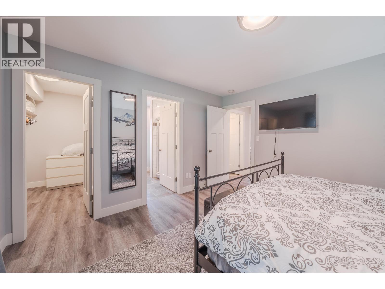 5310 Kallum Drive, 108 Mile Ranch, BC - Indoor Photo Showing Bedroom