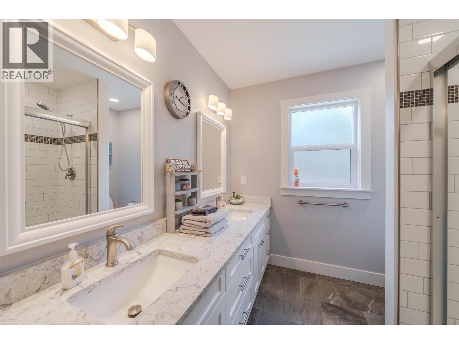5310 Kallum Drive, 108 Mile Ranch, BC - Indoor Photo Showing Bathroom