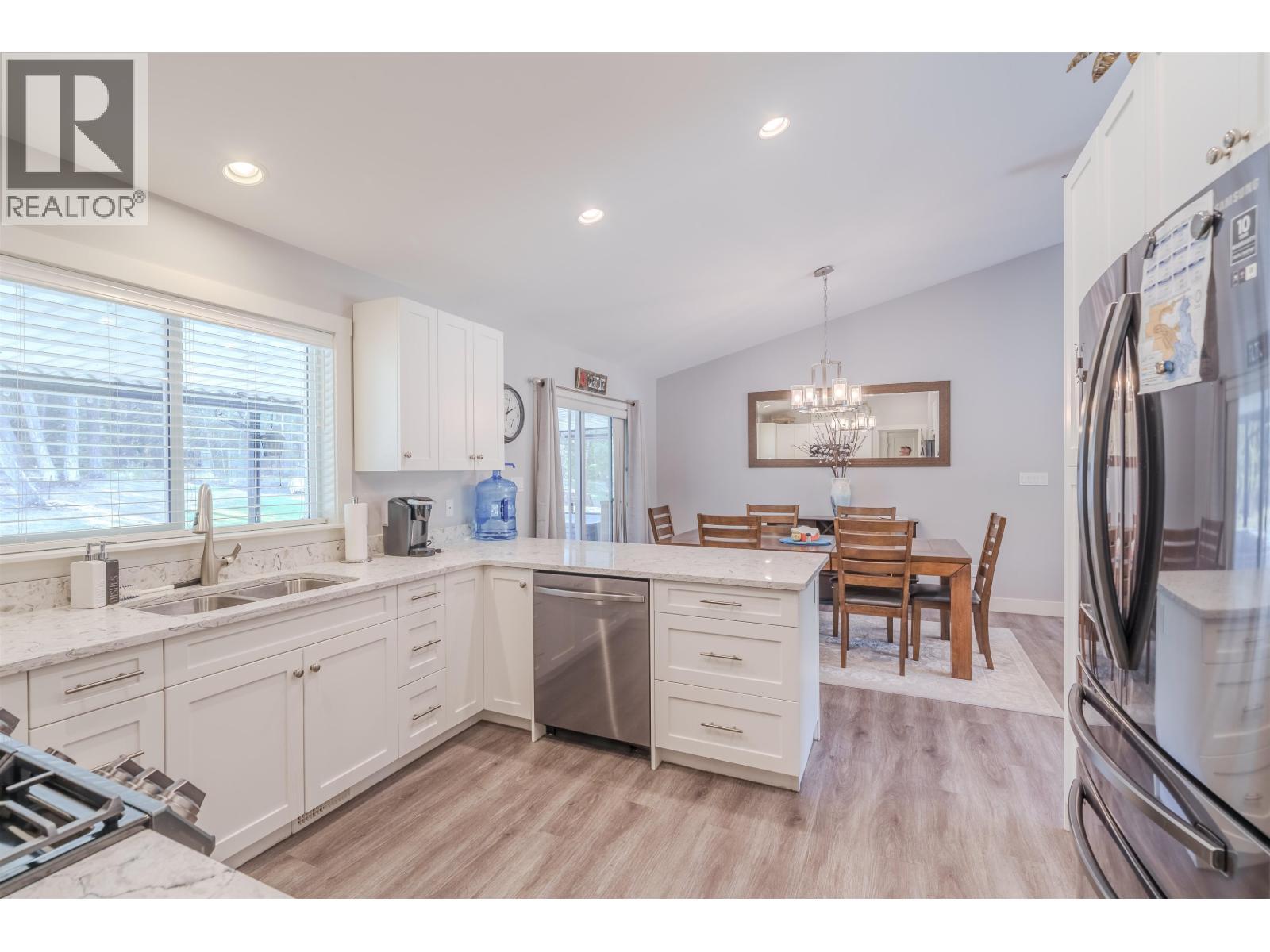 5310 Kallum Drive, 108 Mile Ranch, BC - Indoor Photo Showing Kitchen With Double Sink